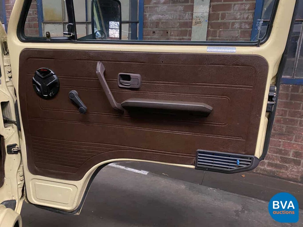 Volkswagen T3 Westfalia Camper Transporter 1982, J-680-JT.