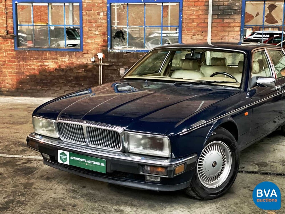 Daimler Double Six V12 Jaguar XJ 1993.
