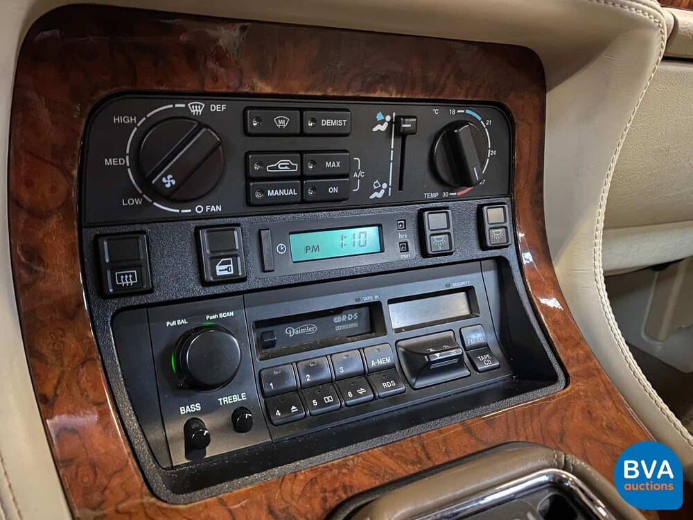 Daimler Double Six V12 Jaguar XJ 1993.