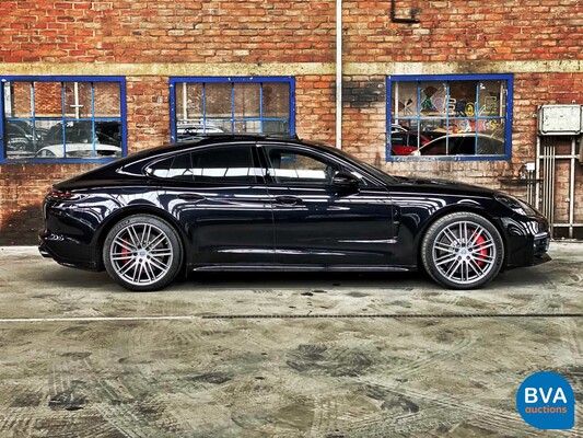 Porsche Panamera Turbo 4.0 549hp MY-2017 Sport-Chrono.