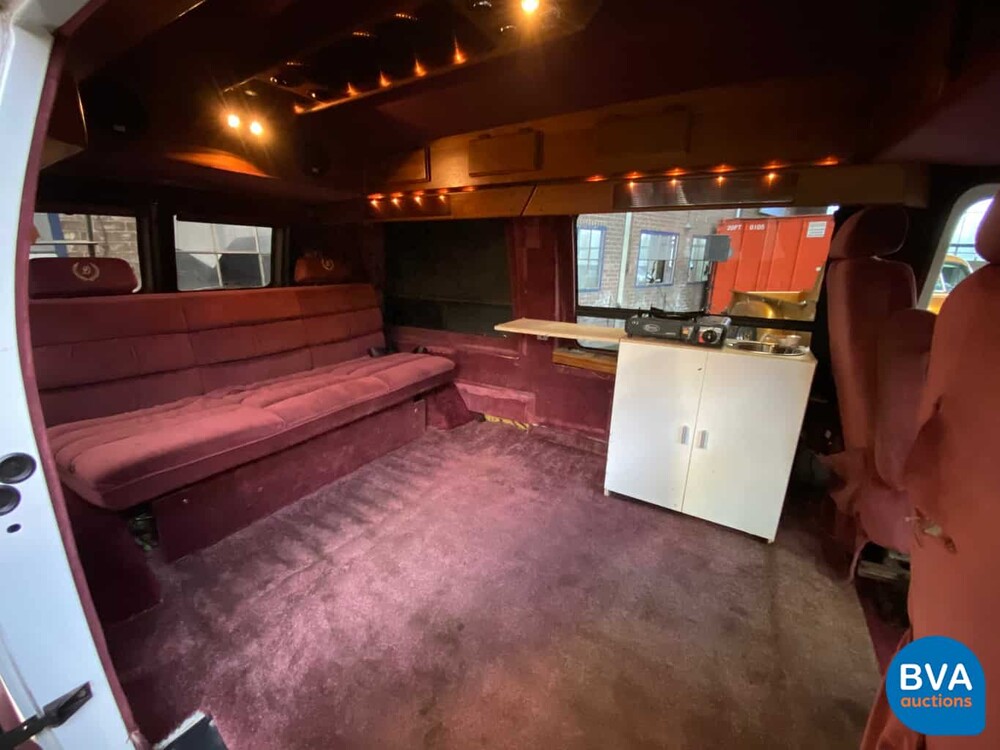 1990 Chevrolet Chevy Van 20 Camper V8, SJ-564-B.