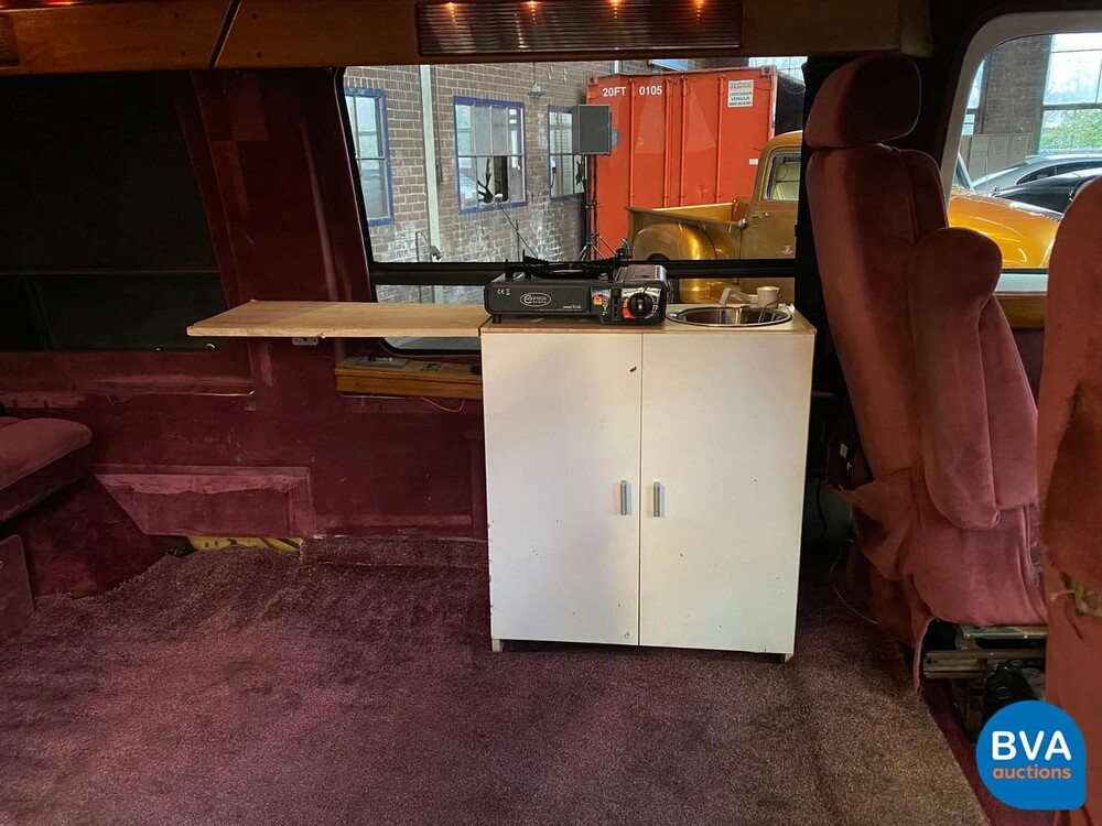 1990 Chevrolet Chevy Van 20 Camper V8, SJ-564-B.