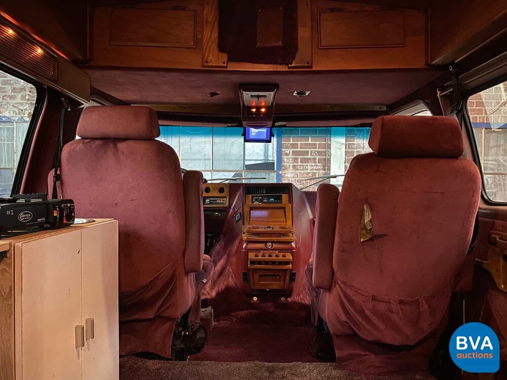 1990 Chevrolet Chevy Van 20 Camper V8, SJ-564-B.