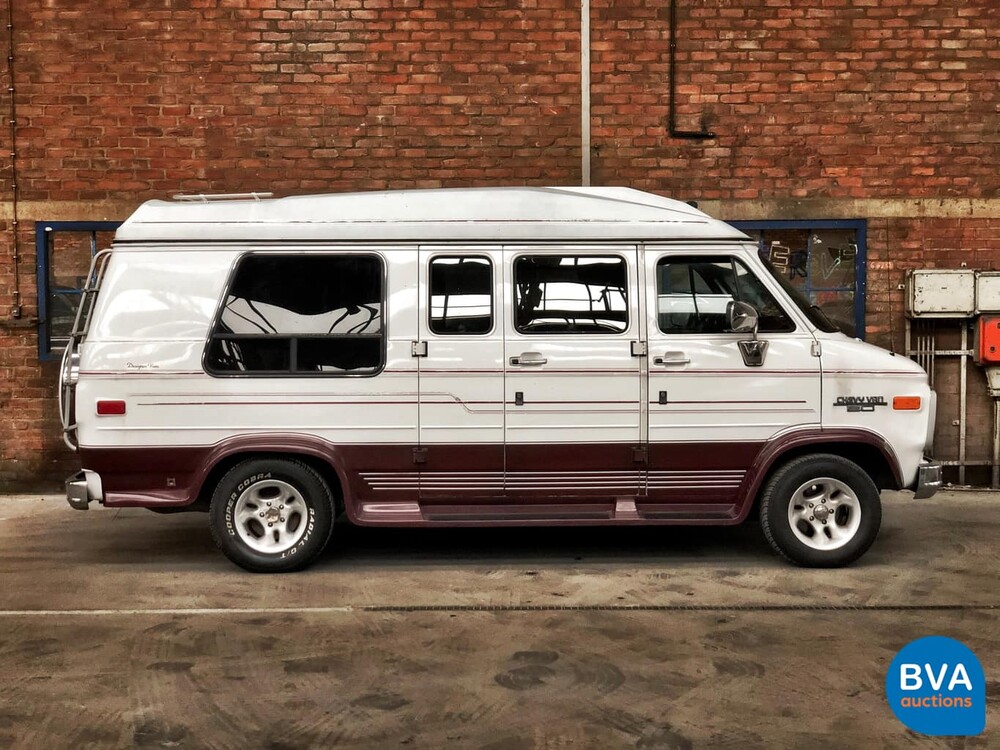 1990 Chevrolet Chevy Van 20 Camper V8, SJ-564-B.
