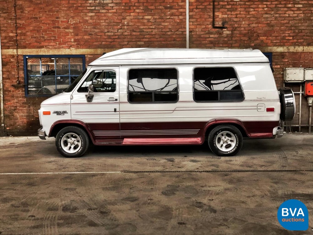 1990 Chevrolet Chevy Van 20 Camper V8, SJ-564-B.