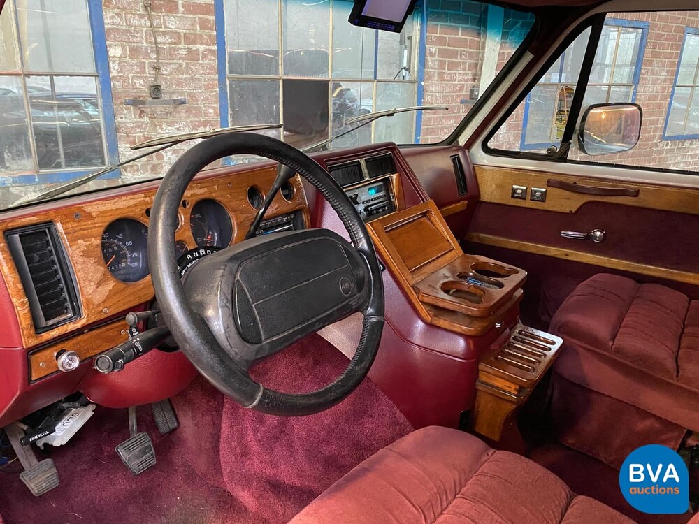 1990 Chevrolet Chevy Van 20 Camper V8, SJ-564-B.