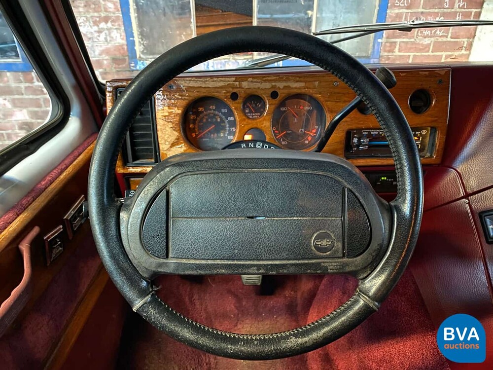 1990 Chevrolet Chevy Van 20 Camper V8, SJ-564-B.