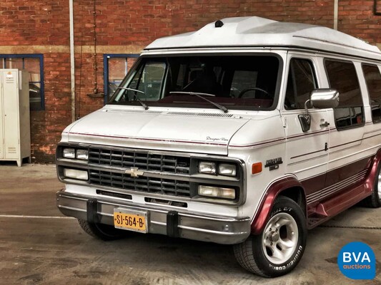 1990 Chevrolet Chevy Van 20 Camper V8, SJ-564-B.