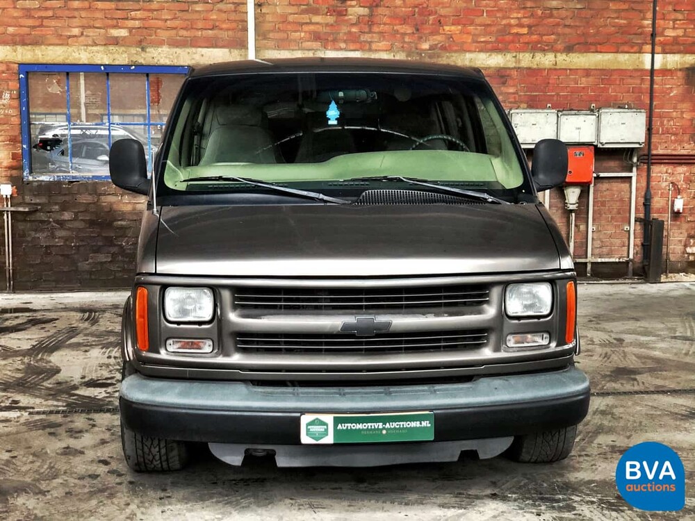 Chevrolet Chevy Van Starcraft 5.7 V8 245hp 2000, 92-VL-VJ.