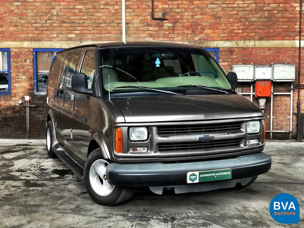 Chevrolet Chevy Van Starcraft 5.7 V8 245hp 2000, 92-VL-VJ.