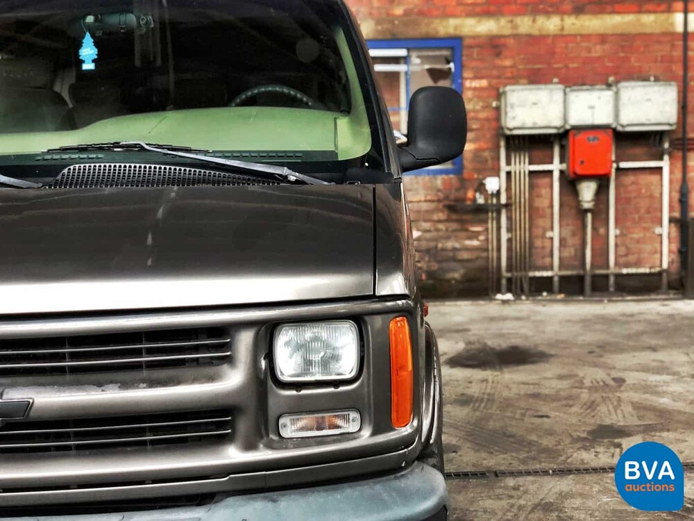 Chevrolet Chevy Van Starcraft 5.7 V8 245hp 2000, 92-VL-VJ.