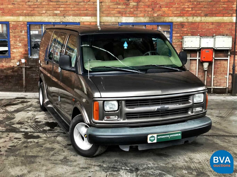 Chevrolet Chevy Van Starcraft 5.7 V8 245hp 2000, 92-VL-VJ.