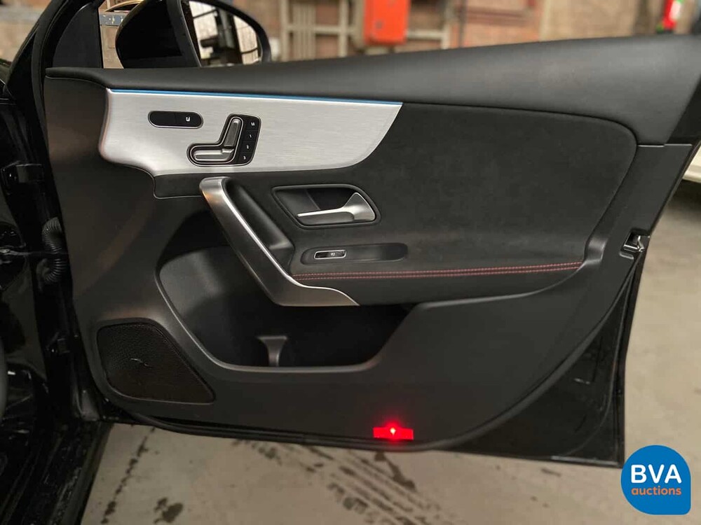 Mercedes-Benz A200 AMG MY-2019 163hp A-class -Original NL- Night-Edition, TH-524-K.