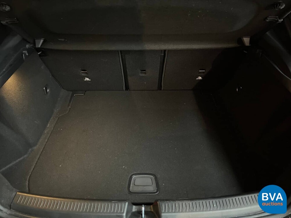 Mercedes-Benz A200 AMG MY-2019 163hp A-class -Original NL- Night-Edition, TH-524-K.