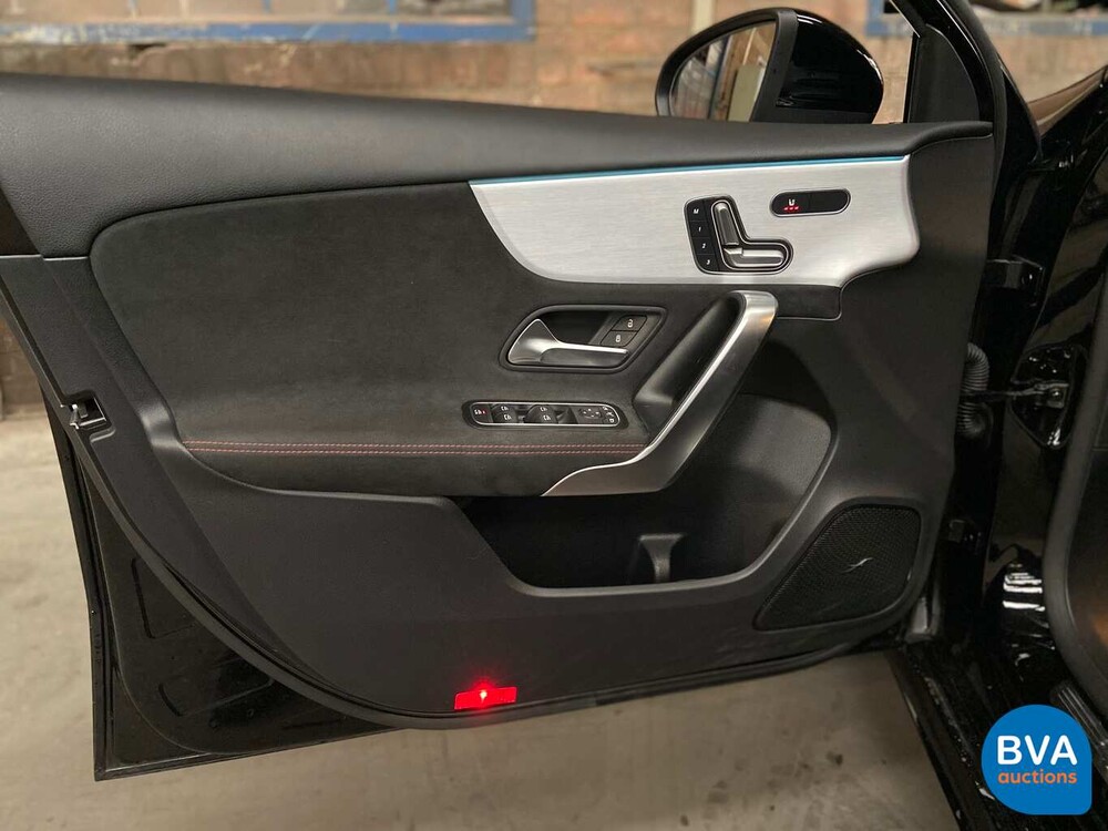 Mercedes-Benz A200 AMG MY-2019 163hp A-class -Original NL- Night-Edition, TH-524-K.