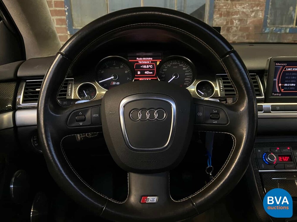 Audi S8 5.2 V10 450 PS A8 2007.