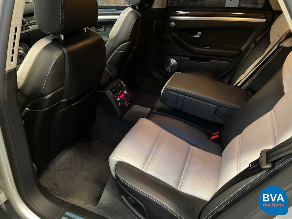 Audi S8 5.2 V10 450 PS A8 2007.