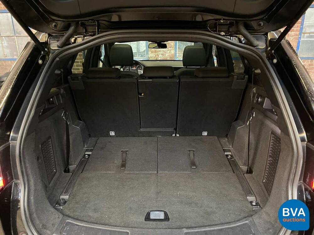 Land Rover Discovery Sport TD4 150hp 2017 7-Person, RV-592-B.