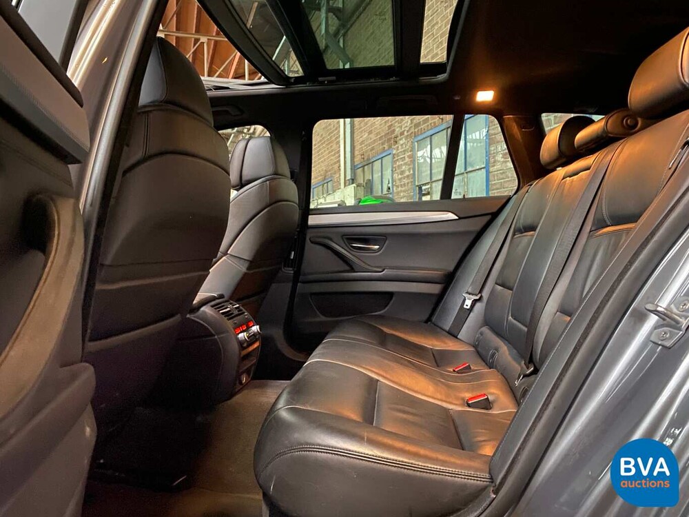 BMW M550d xDrive Touring 5er 381 PS 2013 -Original NL- M-Performance, 8-KBL-18.