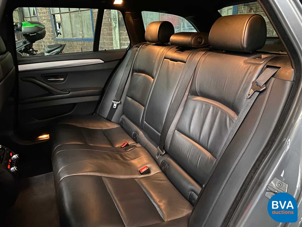 BMW M550d xDrive Touring 5er 381 PS 2013 -Original NL- M-Performance, 8-KBL-18.
