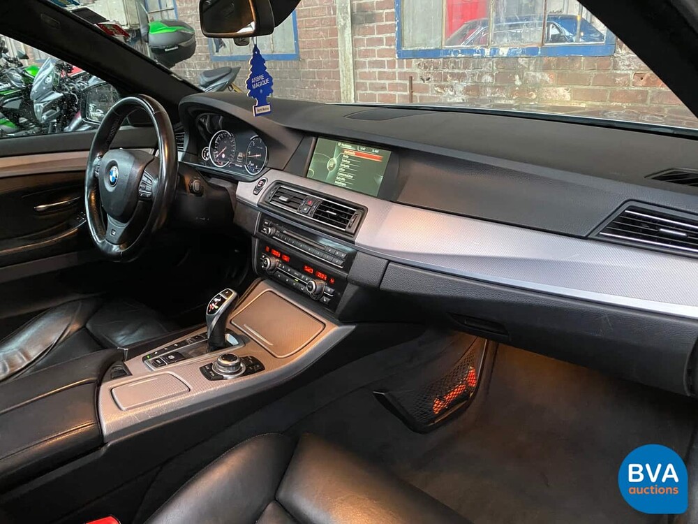 BMW M550d xDrive Touring 5er 381 PS 2013 -Original NL- M-Performance, 8-KBL-18.