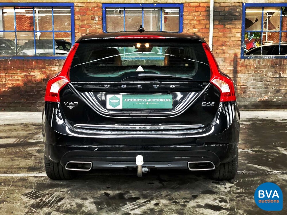 Volvo V60 D6 Plug-in Hybrid AWD 286pk 2015 -Origineel NL-, HZ-776-N