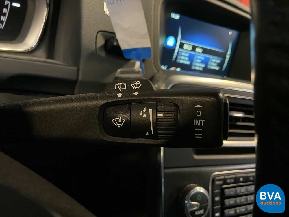 Volvo V60 D6 Plug-in Hybrid AWD 286pk 2015 -Origineel NL-, HZ-776-N