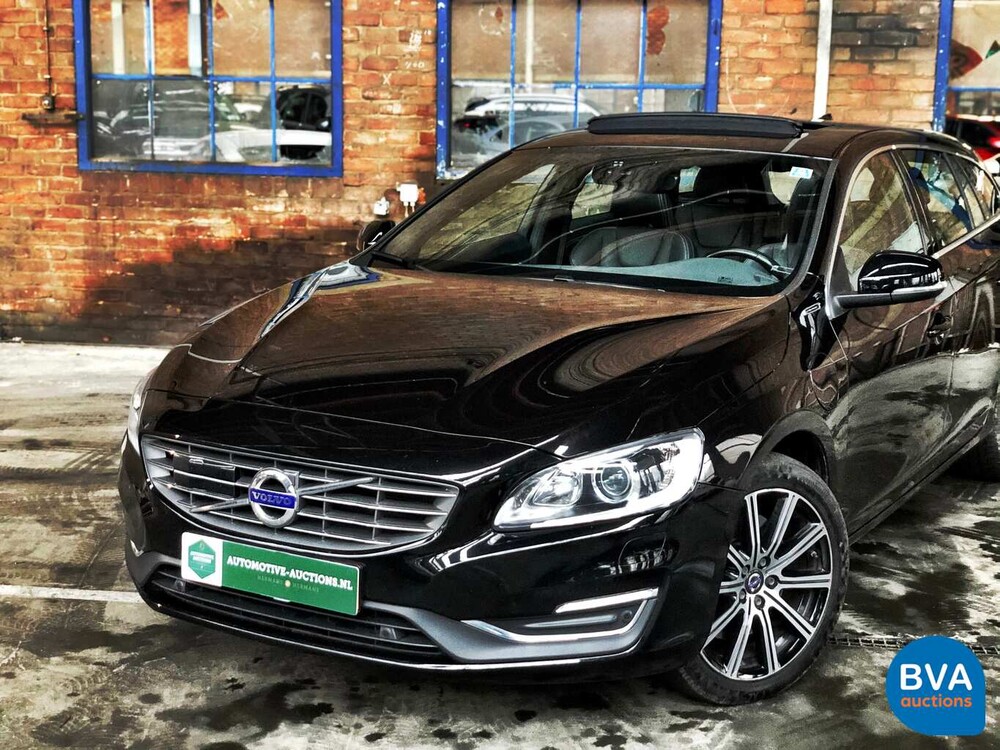 Volvo V60 D6 Plug-in Hybrid AWD 286pk 2015 -Origineel NL-, HZ-776-N
