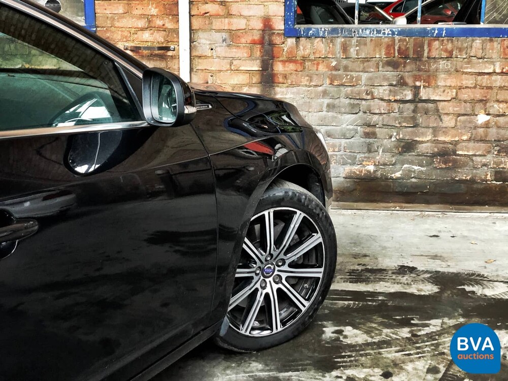 Volvo V60 D6 Plug-in Hybrid AWD 286pk 2015 -Origineel NL-, HZ-776-N