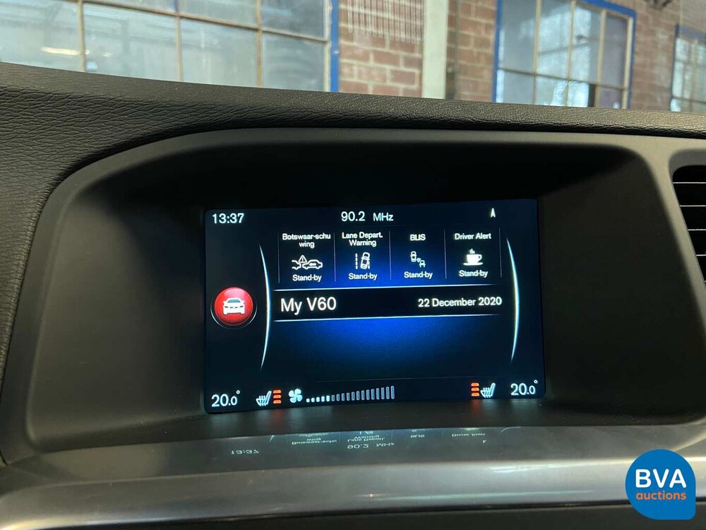 Volvo V60 D6 Plug-in Hybrid AWD 286pk 2015 -Origineel NL-, HZ-776-N