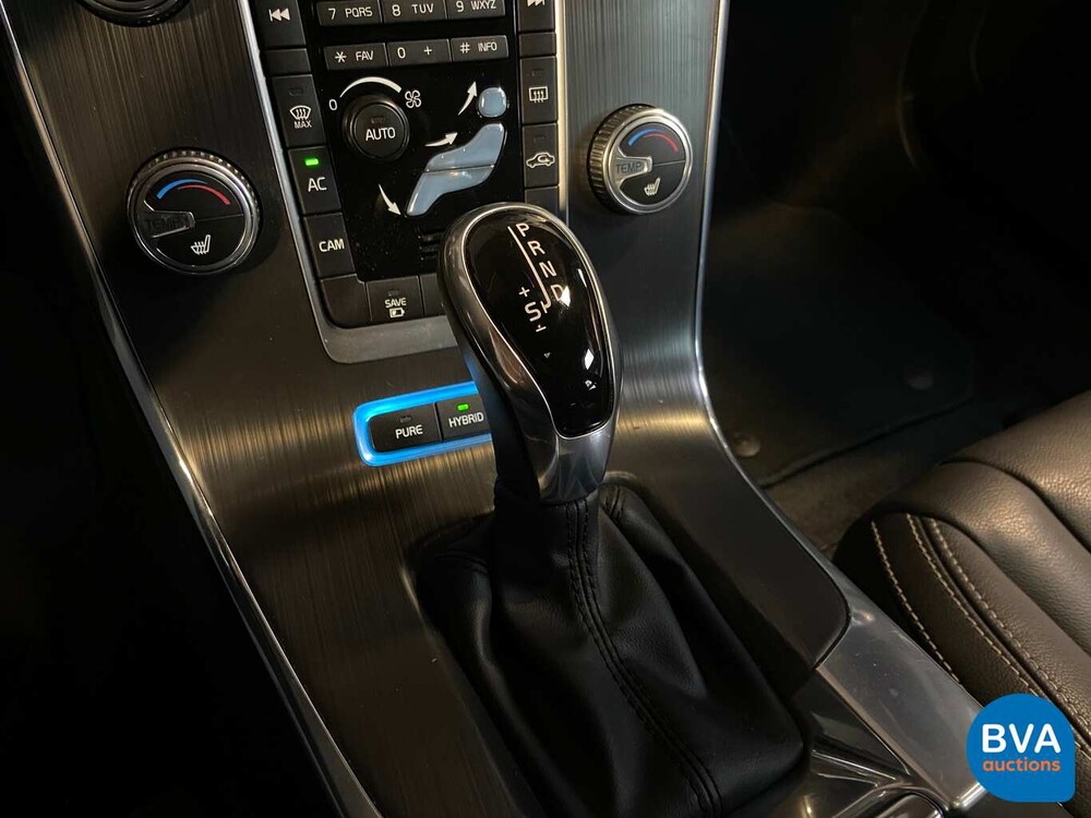 Volvo V60 D6 Plug-in Hybrid AWD 286pk 2015 -Origineel NL-, HZ-776-N