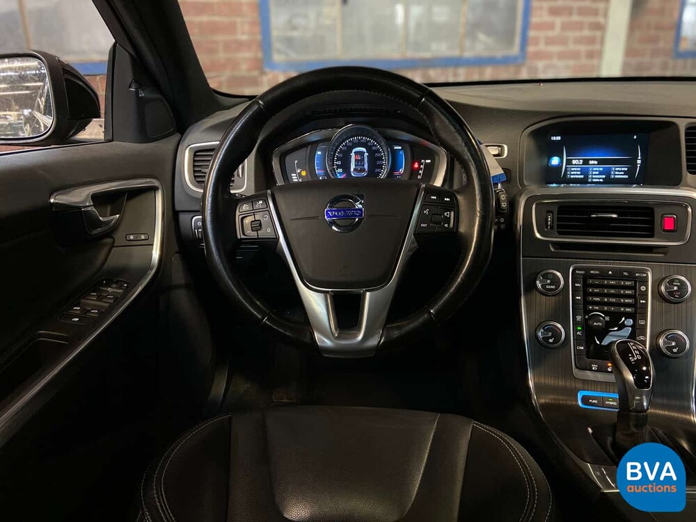 Volvo V60 D6 Plug-in Hybrid AWD 286pk 2015 -Origineel NL-, HZ-776-N