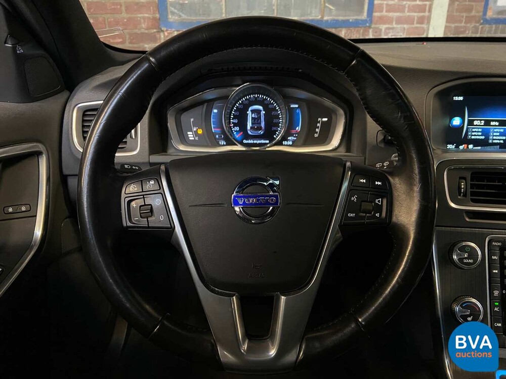 Volvo V60 D6 Plug-in Hybrid AWD 286pk 2015 -Origineel NL-, HZ-776-N