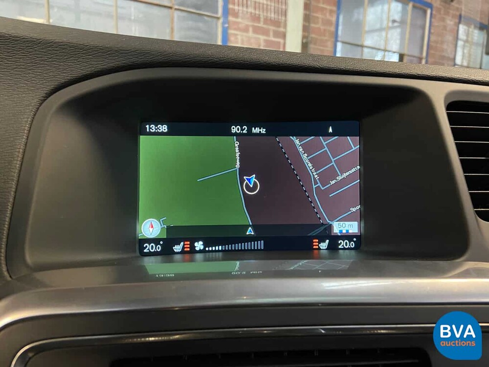 Volvo V60 D6 Plug-in Hybrid AWD 286pk 2015 -Origineel NL-, HZ-776-N