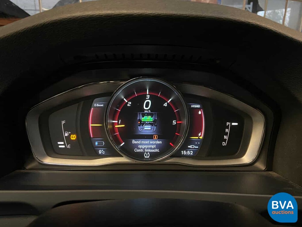 Volvo V60 D6 Plug-in Hybrid R-Design 285 PS 2015 -Original NL-, HK-121-Z.