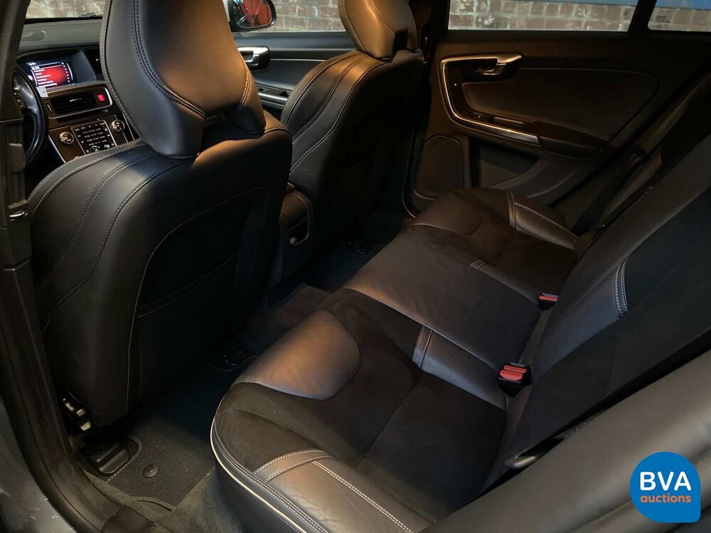 Volvo V60 D6 Plug-in Hybrid R-Design 285 PS 2015 -Original NL-, HK-121-Z.