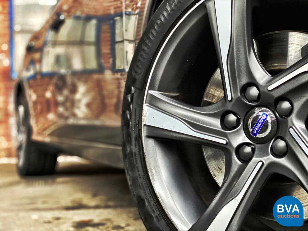 Volvo V60 D6 Plug-in Hybrid R-Design 285 PS 2015 -Original NL-, HK-121-Z.