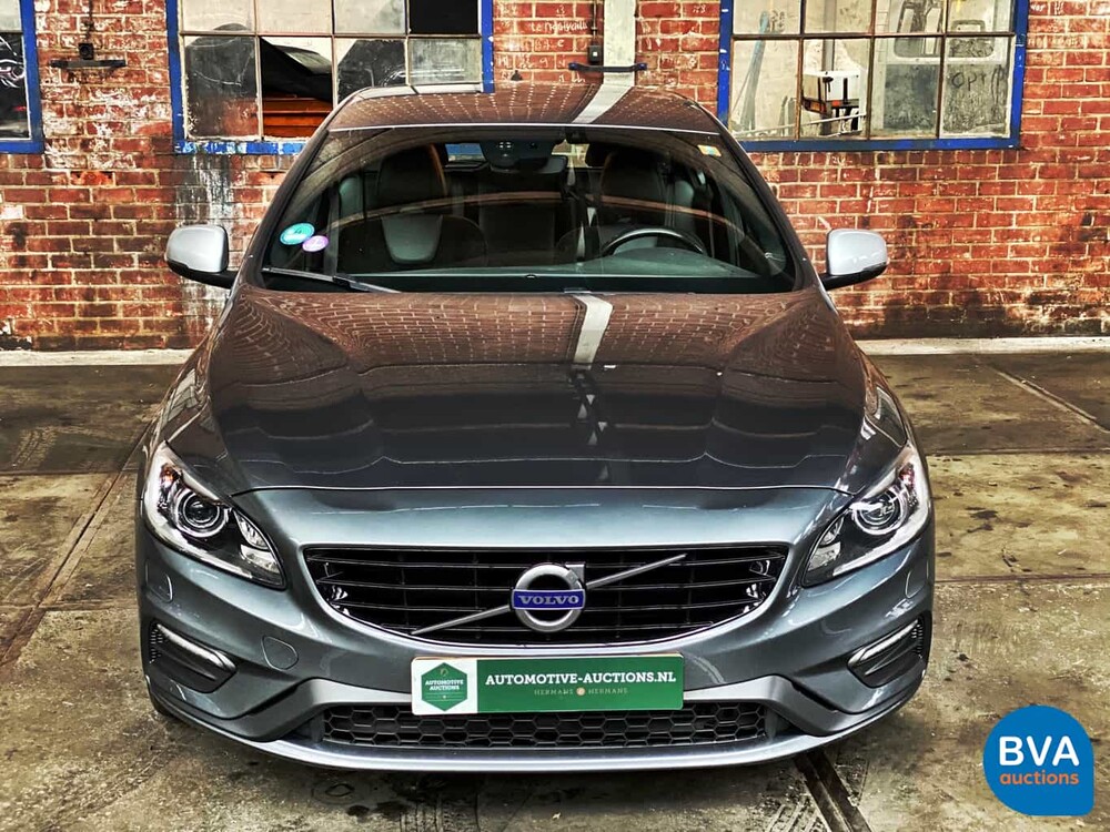 Volvo V60 D6 Plug-in Hybrid R-Design 285 PS 2015 -Original NL-, HK-121-Z.