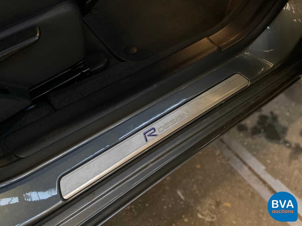 Volvo V60 D6 Plug-in Hybrid R-Design 285 PS 2015 -Original NL-, HK-121-Z.