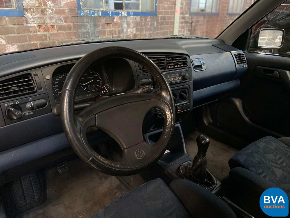 Volkswagen Golf 2.8 VR6 174hp Original NL 1992, FB-DR-87.
