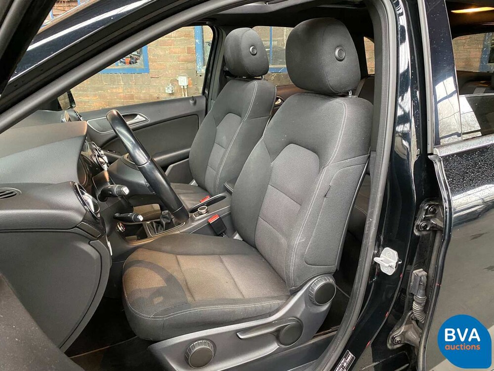 Mercedes-Benz B180 Blue Efficiency 122pk B-Klasse Ambition 2012 -Org NL-, 13-XKS-1
