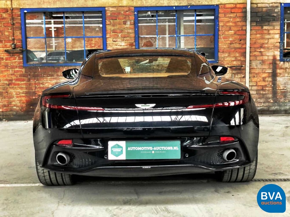 Aston Martin DB11 5.2 V12 Coupé Garantie 609 PS 2017.