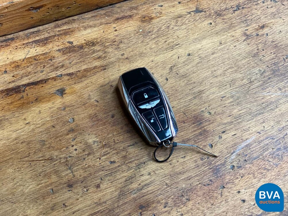 Aston Martin DB11 5.2 V12 Coupé Garantie 609 PS 2017.