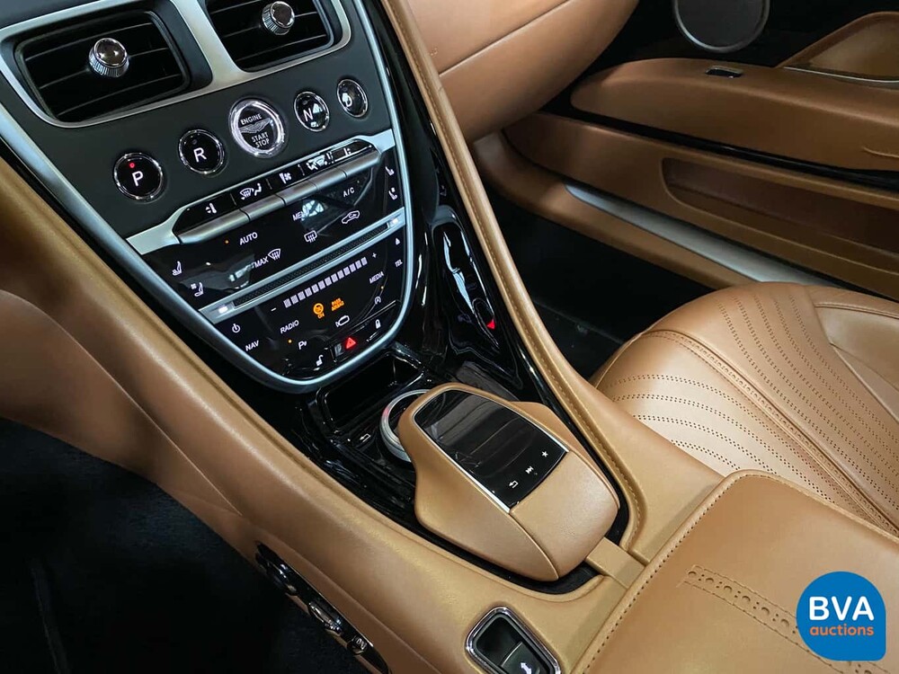 Aston Martin DB11 5.2 V12 Coupé Garantie 609 PS 2017.