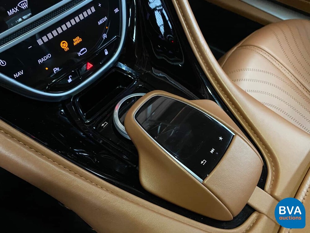 Aston Martin DB11 5.2 V12 Coupé Garantie 609 PS 2017.