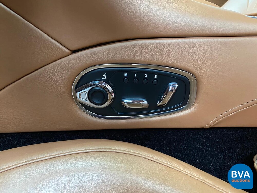 Aston Martin DB11 5.2 V12 Coupé Garantie 609 PS 2017.