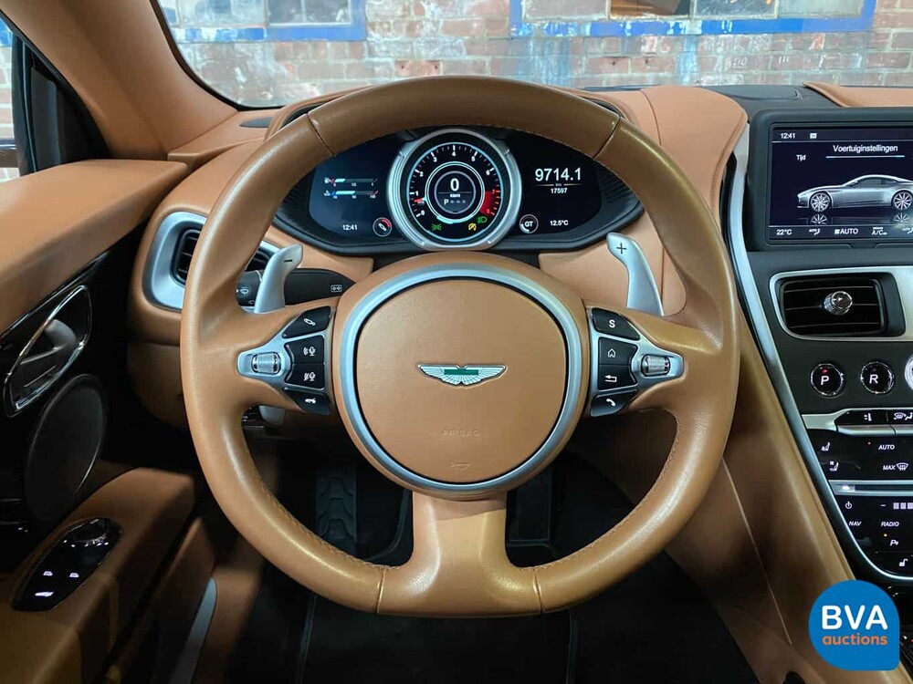 Aston Martin DB11 5.2 V12 Coupé Garantie 609 PS 2017.