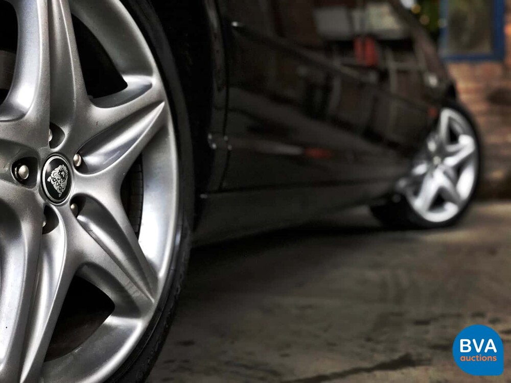 Jaguar XJ 4.2 Supercharged V8 Super 396 PS - Original NL - 2004 Youngtimer, 89-NR-NP.