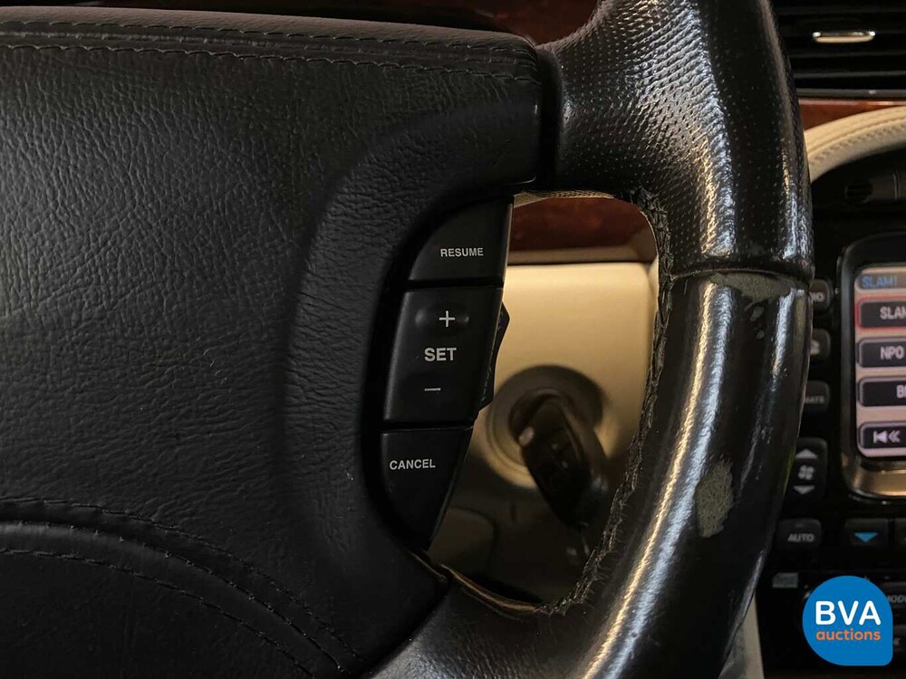 Jaguar XJ 4.2 Supercharged V8 Super 396 PS - Original NL - 2004 Youngtimer, 89-NR-NP.