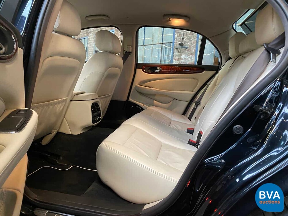 Jaguar XJ 4.2 Supercharged V8 Super 396 PS - Original NL - 2004 Youngtimer, 89-NR-NP.